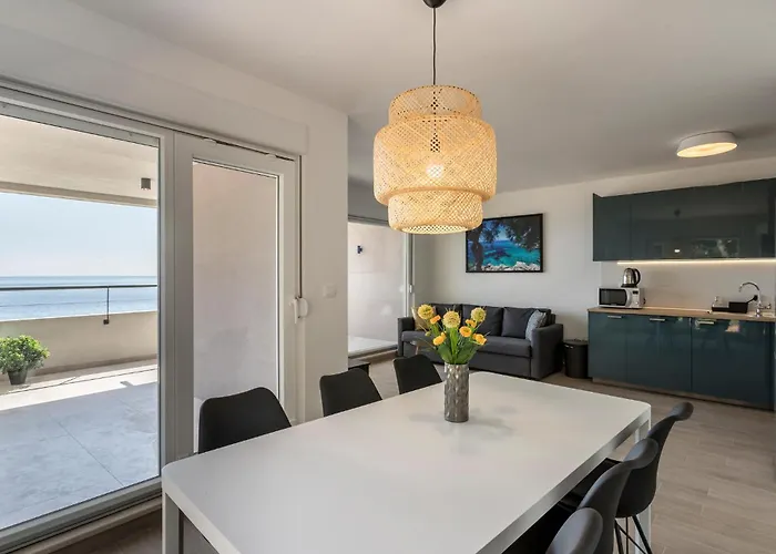 公寓 Cozy In Dingac With House Sea View