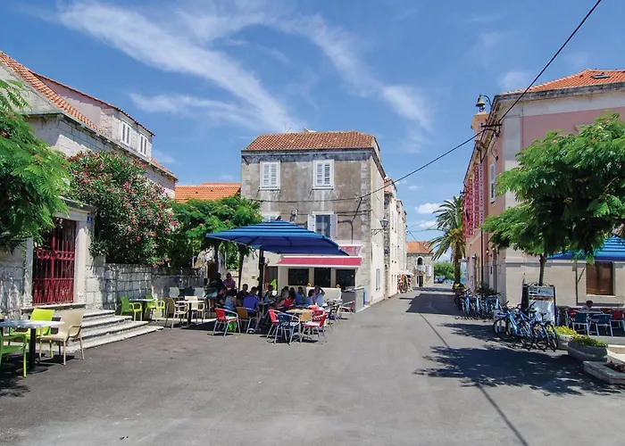 Cozy In Dingac With House Sea View