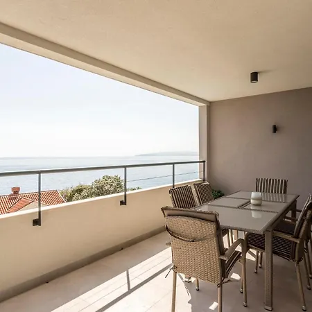 Cozy In Dingac With House Sea View 아파트 *