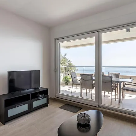 Apartamento Gorgeous In Dingac With Swimming Pool Gornji Dingač