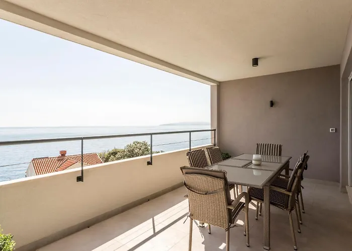 Cozy In Dingac With House Sea View 아파트 *